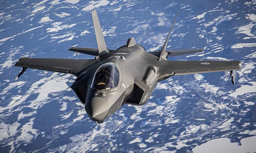 Η Νορβηγία στέλνει F-35, συστήματα αντιαεροπορικής άμυνας NASAMS και 100 στρατιώτες να φυλάσσουν αεροδρόμιο στην Πολωνία